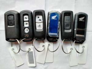 Chi tiết cách thay pin chìa khóa xe ô tô BMW Đơn giản Dễ hiểu